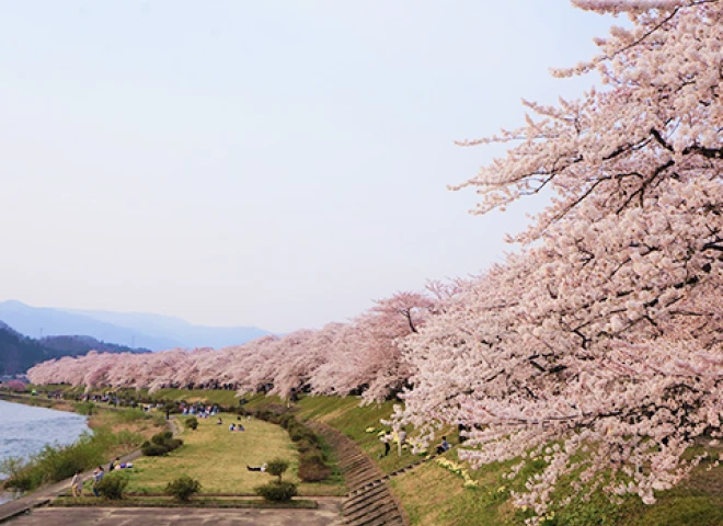 写真：田沢湖・角館